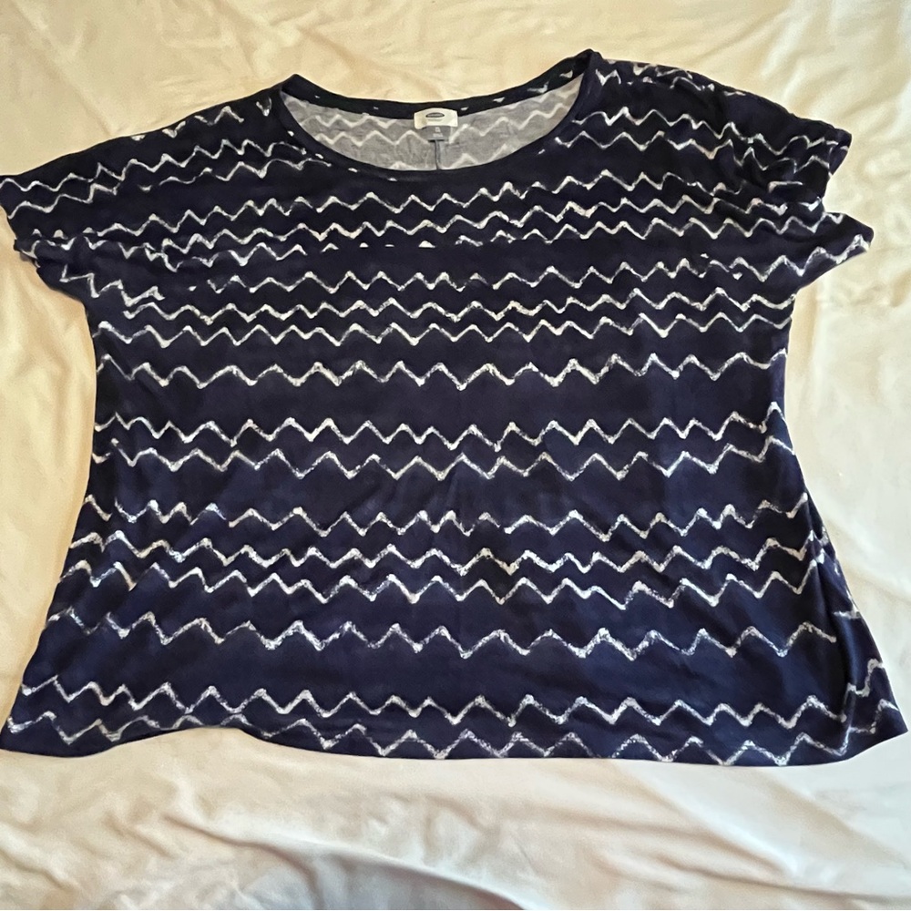 Old Navy navy & white top-xl